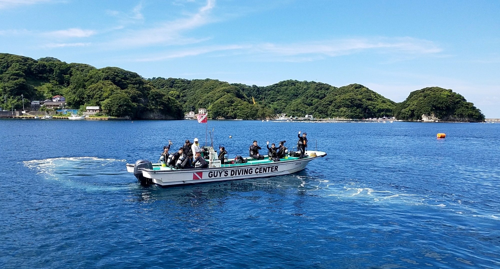 ダイビングボート